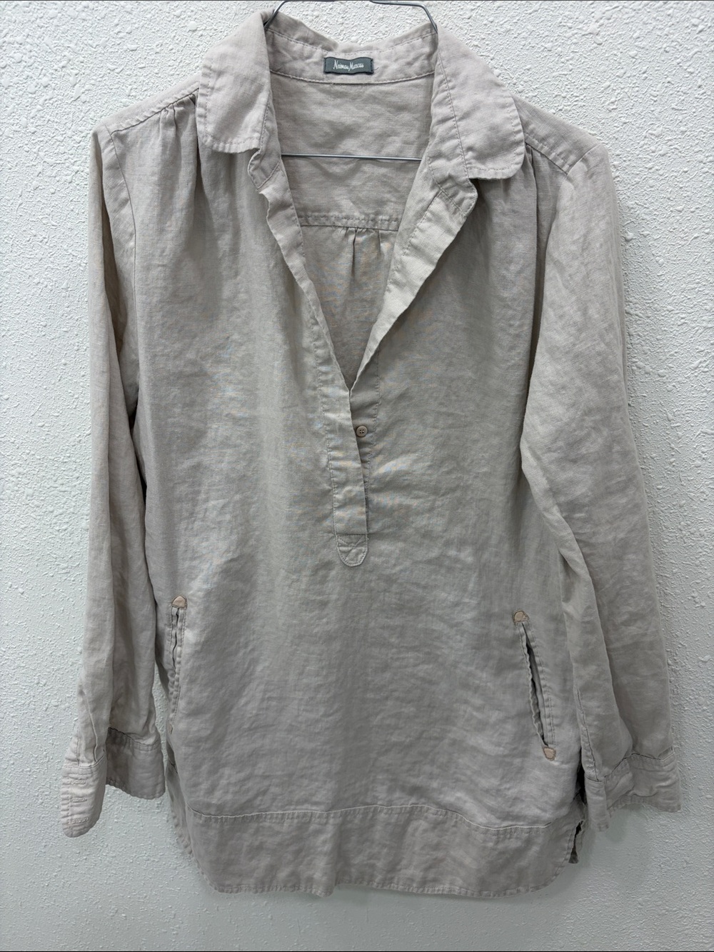 Neiman Marcus Beige Linen Tunic Pullover with Leather Detail on Pockets